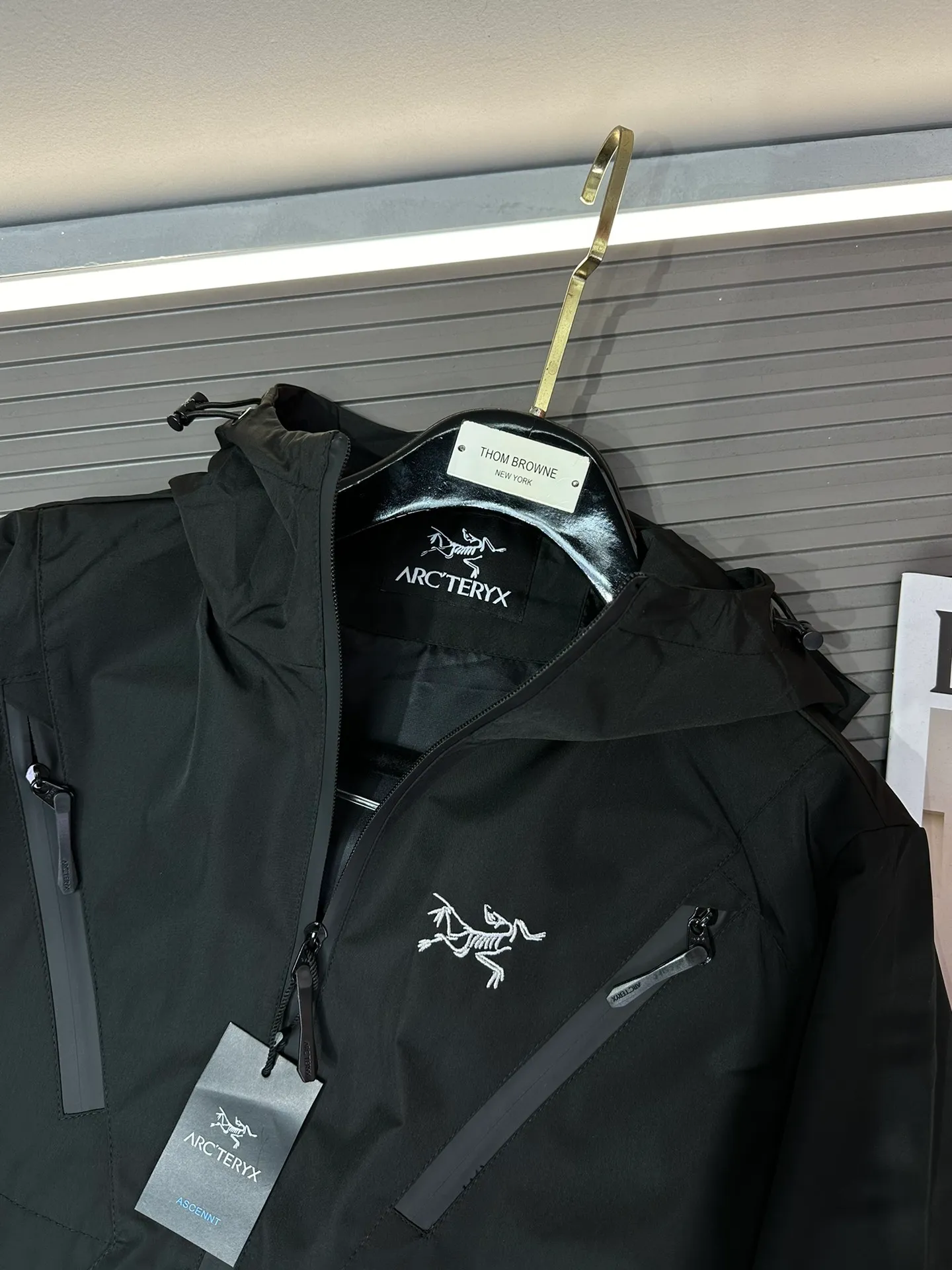 Same Style， ， 2026 New Arrival ， Original Premium Breathable ， ， ， Quality。 ， Sizes：M～3XL